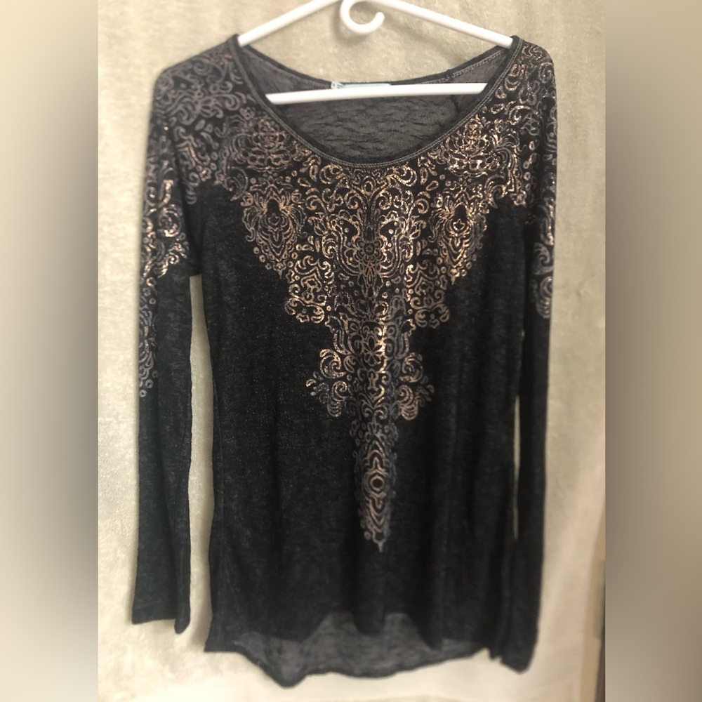 NWT MAURICES LONG SLEEVE TOP SIZE SMALL